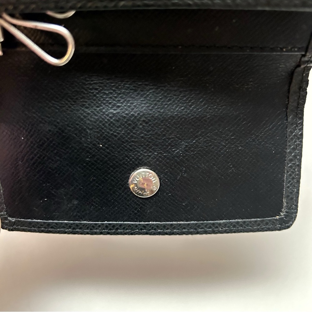 Louis Vuitton Multiclés 6 Key Holder Wallet in Black Taiga Leather EUC Authentic - Picture 10 of 12